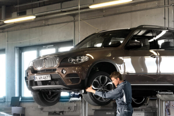 A image of BMW maintenance