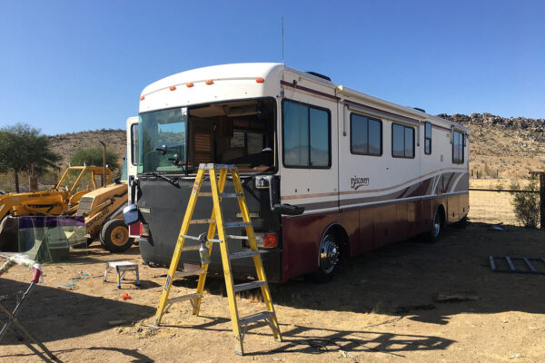 mobile RV windshield replacement service