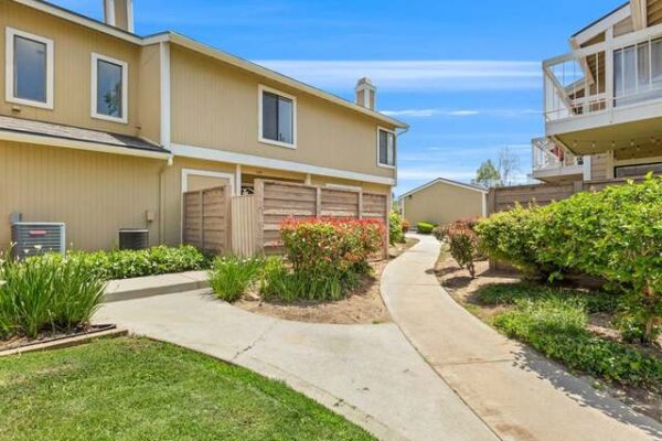 condos for rent by owner in San Dimas